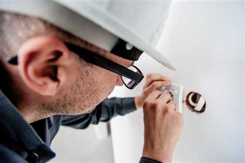 How Much Does an Electrician Cost to Hire? - SmartLiving