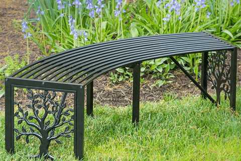Buyer's Guide To Outdoor Benches for Your Backyard