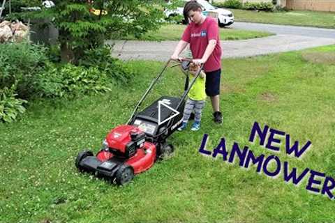 Kids and lawnmowers - New Craftsman M260 Lawn mower!  Lawnmower Boy #3