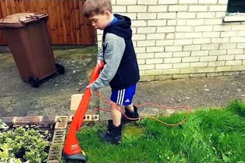 🌿 KIDS SIZE MINI GRASS TRIMMER 💪