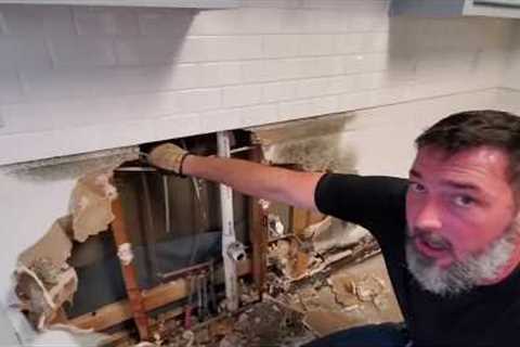 Cabinet Removal/Sheetrock Replacement - Water Damage Kitchen Repair (1/3)
