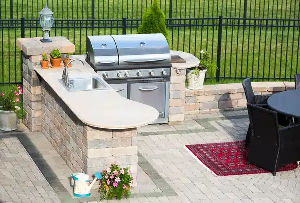 How to Design and Build an Amazing Outdoor Kitchen for Your Home
