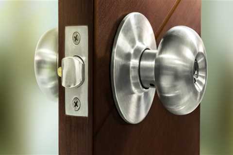 What is the Difference Between a Knob and a Handle?