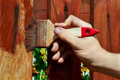 The Best Fencing Materials for Busy New Orleans Homeowners: Quick and Easy Maintenance