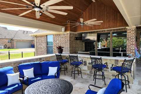 3 Ways an Outdoor Kitchen Can be Ideal for Entertaining