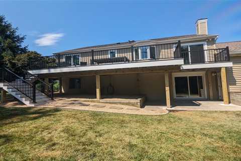 Makeover Monday: Beautiful “Rocky Harbor” Trex Deck