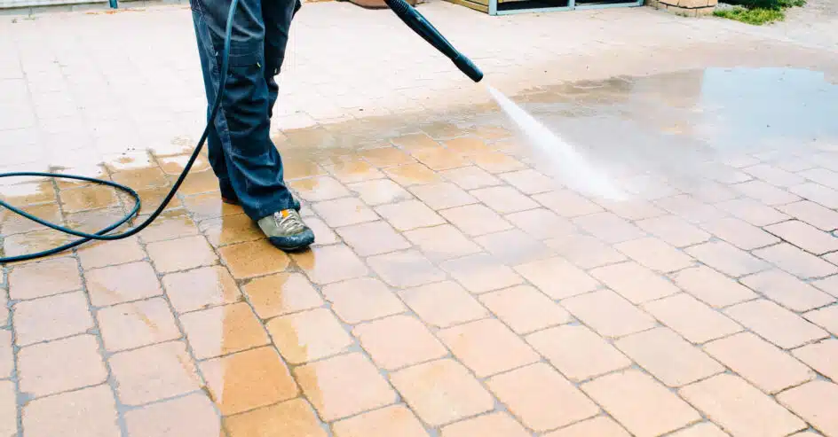 The Benefits of Using a Professional Pressure Washing Service