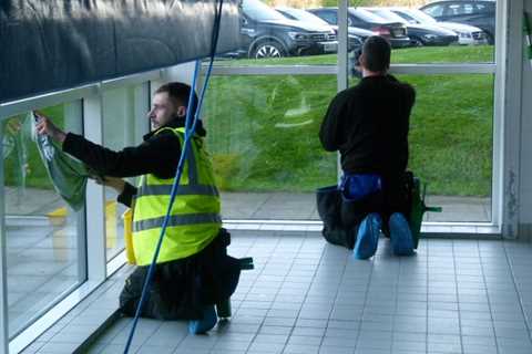 Commercial Window Cleaning Solutions Skelmanthorpe For Shops, Offices, Retail Parks, Schools