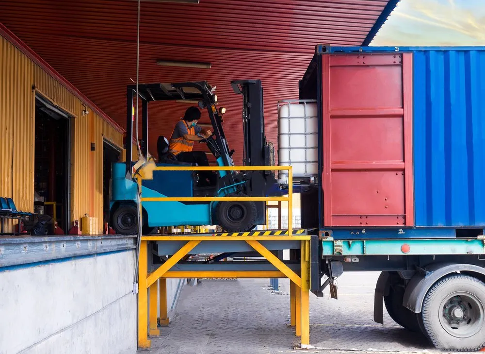 Hydraulic Loading Dock Leveler | Primos Garage Doors