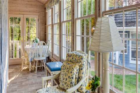 Why Screened On Porch Installation Is A Smart Home Staging Idea In Winter Park, FL?