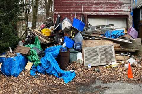 Declutter Your Life: How Junk Removal Services Simplify Cleanup Projects