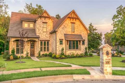 Why You Should Work With A Roofing Company In Kalamazoo Before Executing Your Home Staging Ideas