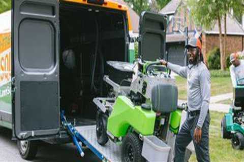 How a Lawn Equipment Dealer Helps Keep Lawn Care Projects on Track